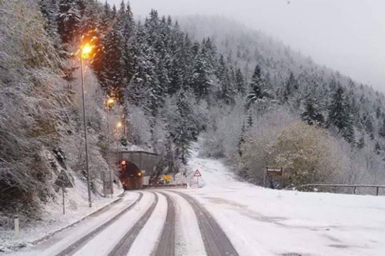 Snijeg stigao i u BiH (FOTO)